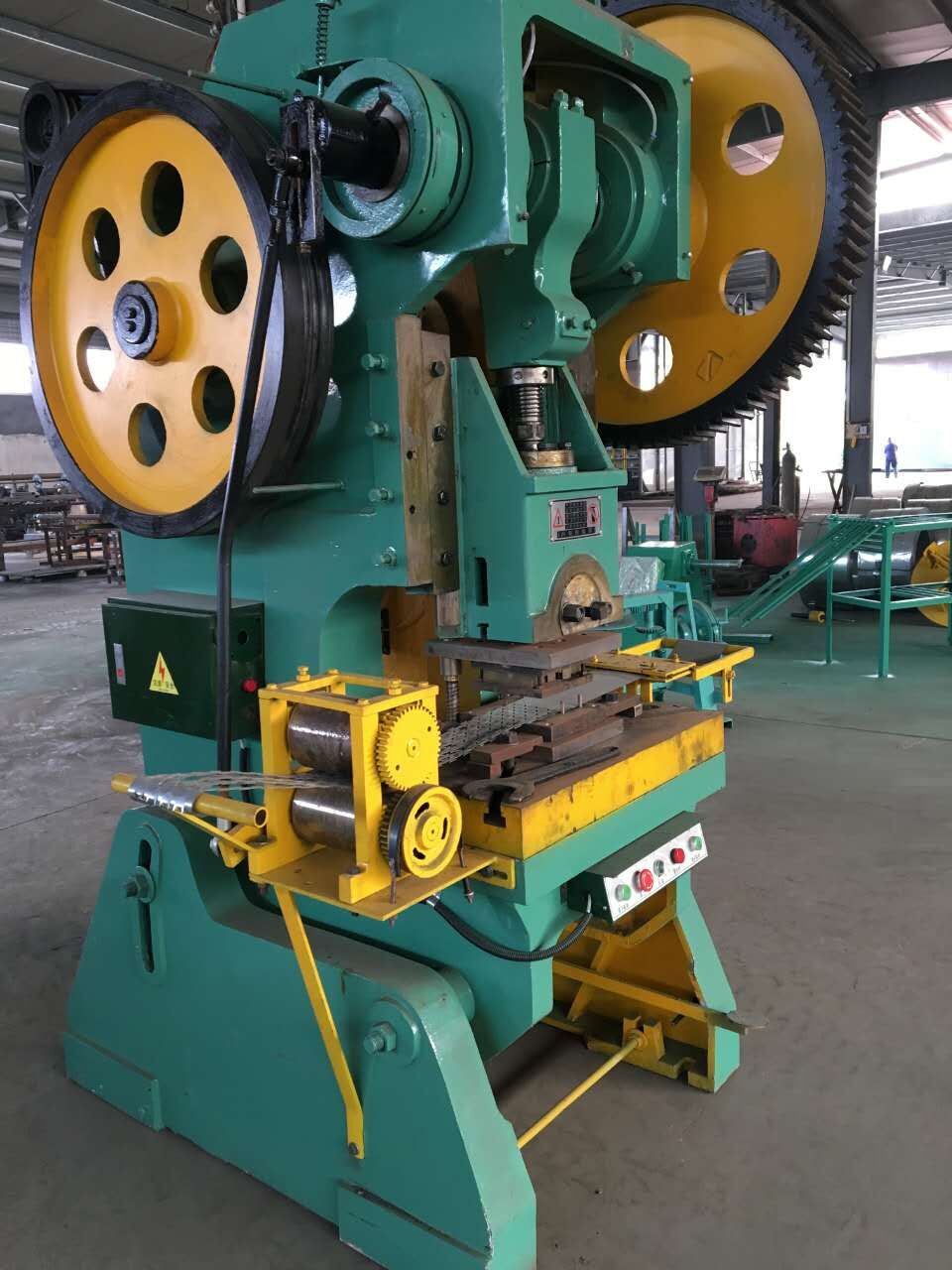 Single or double barbed wire galvanized steel barbed wire machine