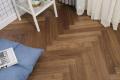 Parquet en espiga de nogal americano chevron