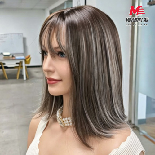 Ash Brown Ombre Medium Straight Synthetic Wig 3