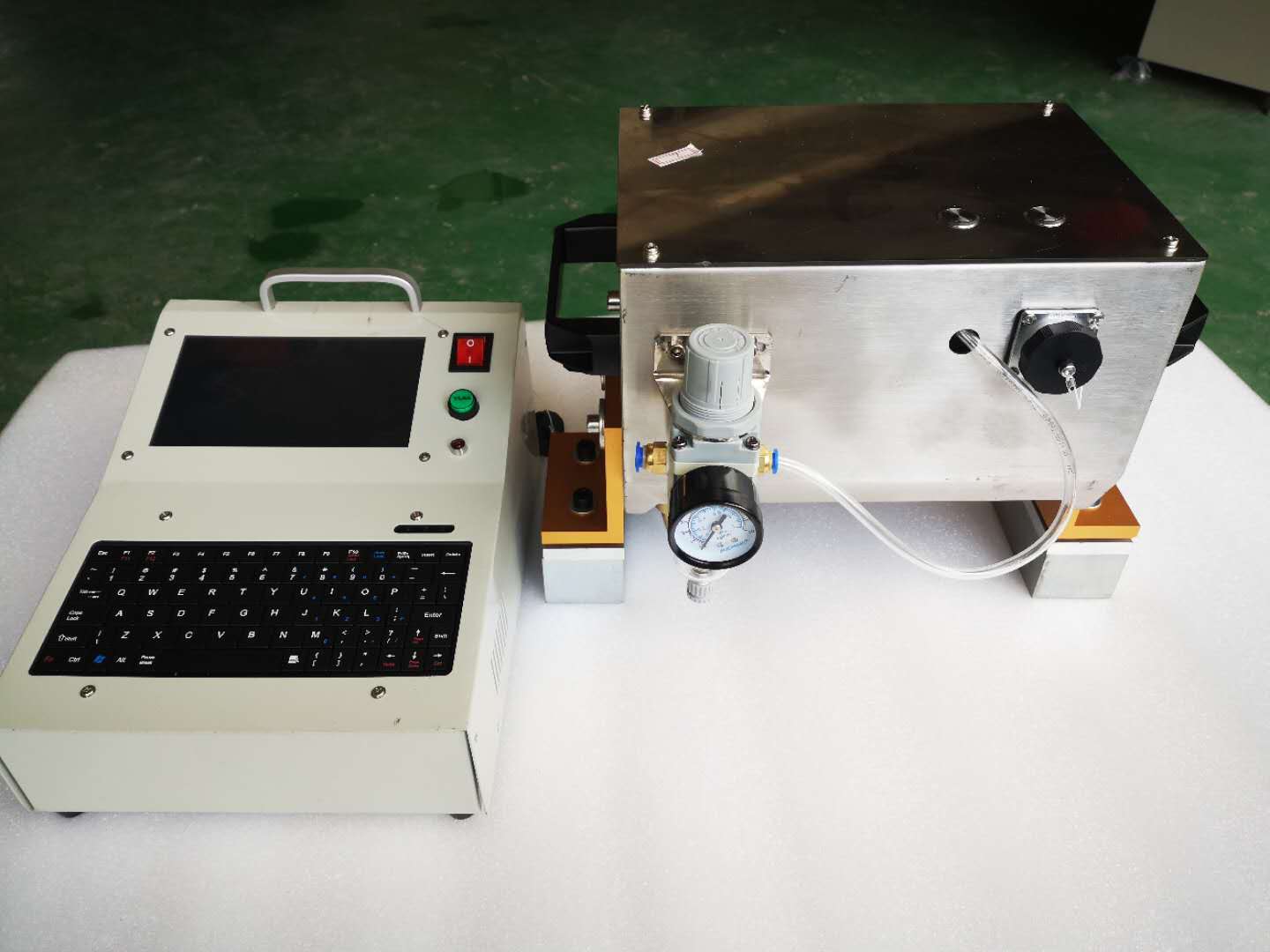 Marking head and touch screen controller