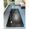 Alfombra de putting green para interiores y exteriores personalizada con tablero de PP