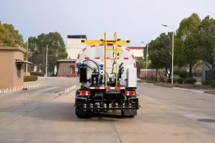 HOWO Asphalt Distributor Truck