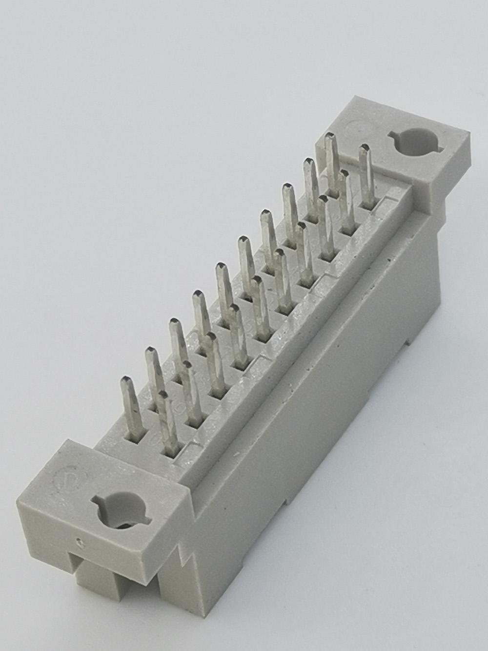 20 Pins DIN41612 Vertical Plug Type 0.33Q Connectors