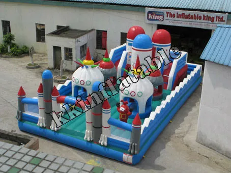 hot sale giant fun jumping inflatable playground for kids/ popular commmercial inflatable amusement park for school