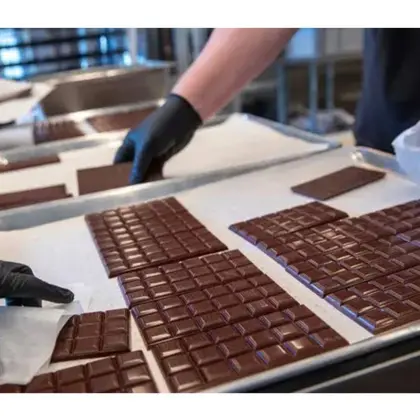 Automatic Chocolate Machine Equipment for Milk and Dark Chocolate Production from China