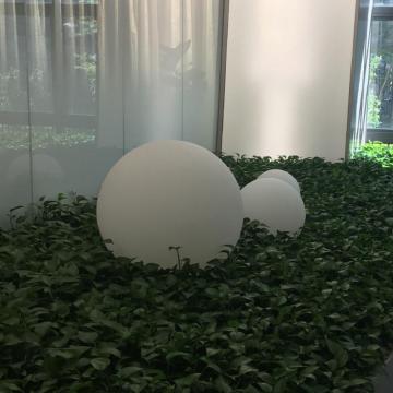 Mlecznobiała dekoracyjna lampa LED Big Ball