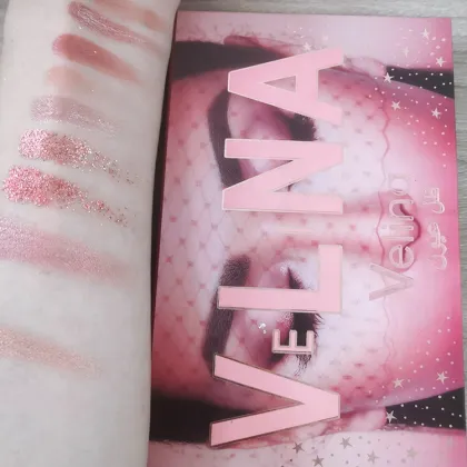 OEM Custom Cosmetics Glitter Minerals Powder Eye Shadow Palette Supplier