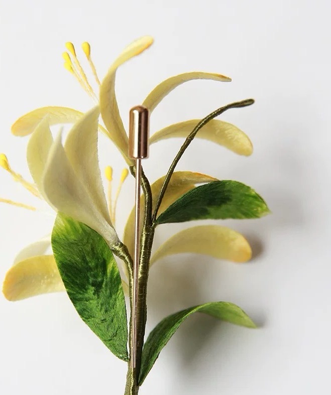 faint yellow original design of non-legacy velvet brooch