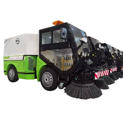 Energy Saving 4 Wheel Road Sweeper 900L Outdoor Cleaning Machine