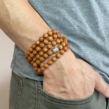 Mala Beads Bracelet: Sandalwood, 108 Beads, Buddha Figurine - Ideal for Meditation