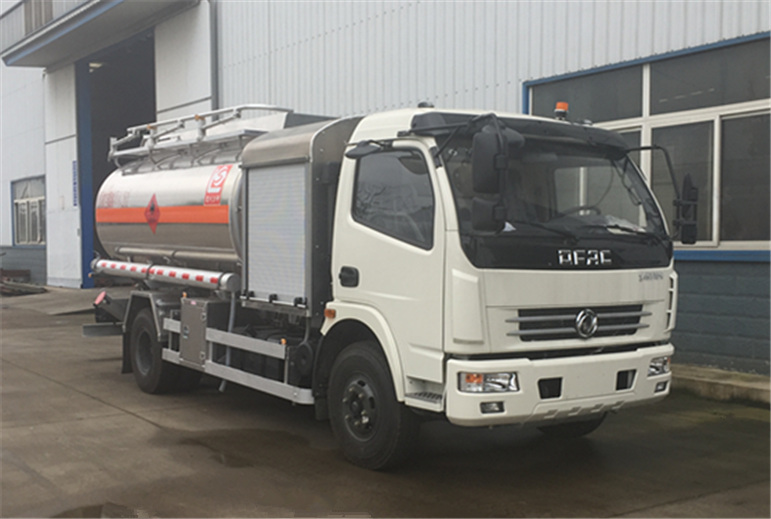 aircraft refueling truck