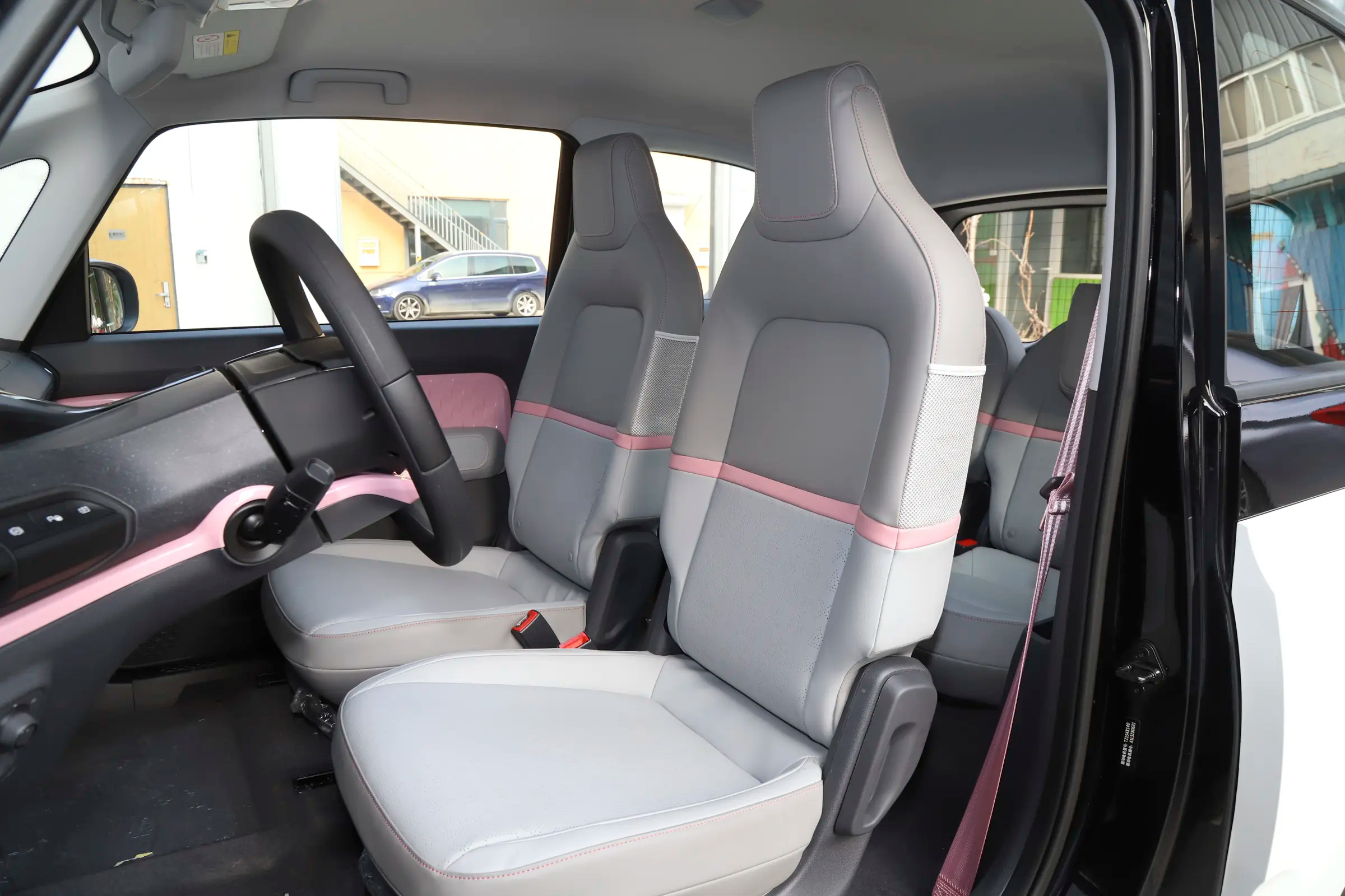Baojun E300 (12)