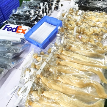 GS Hot Sale Blonde Body Wave Human Hair Bundles from Russian Vendors