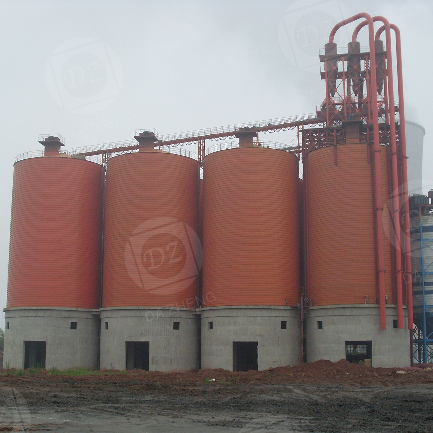 Large welded steel plate silo for rice