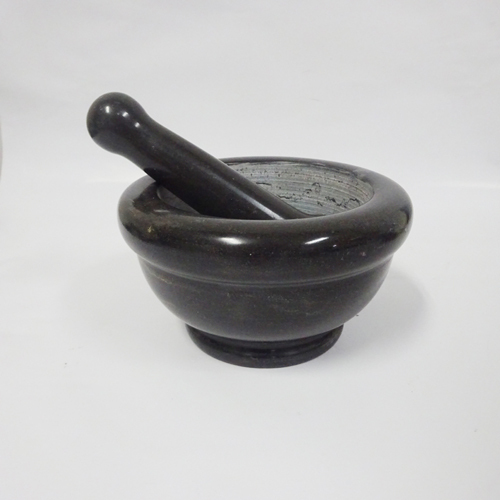 Terukir Mortar dan Pestle Set