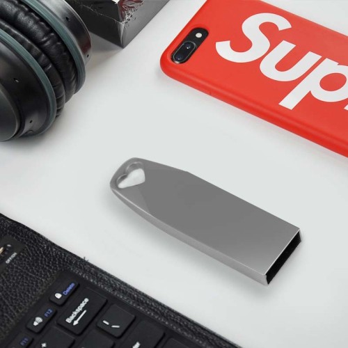 Metal heart-shaped 64GB USB flash drive