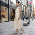 Elegante gonna longuette fluida in jacquard beige