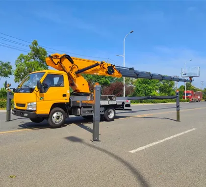 CLW 33 m telescopic boom bucket truck