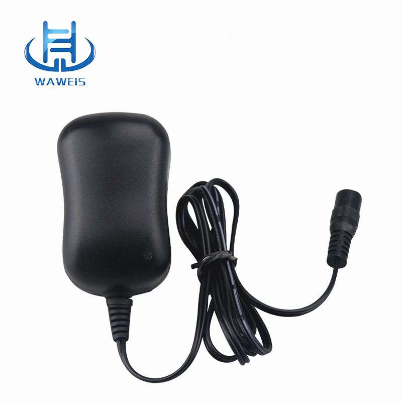Universal power adapter with 6 dc tips