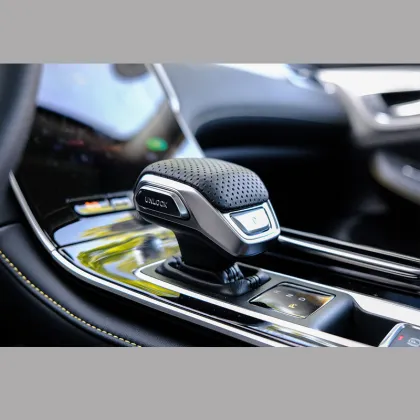 Luxury four-wheel electric vehicle Roewe Ei6 Max