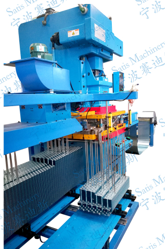 Fin Press Line C tipo 45 toneladas de capacidad en Acrex India 2019