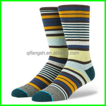 Custom made knitted men business socks