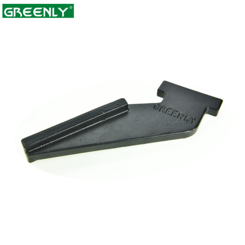 GB0504 Scraper Seed Tube Guard untuk Kinze Planter