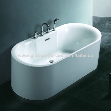Plain Bathtub Without Function, Measures 1,770 x 820 x 605mm