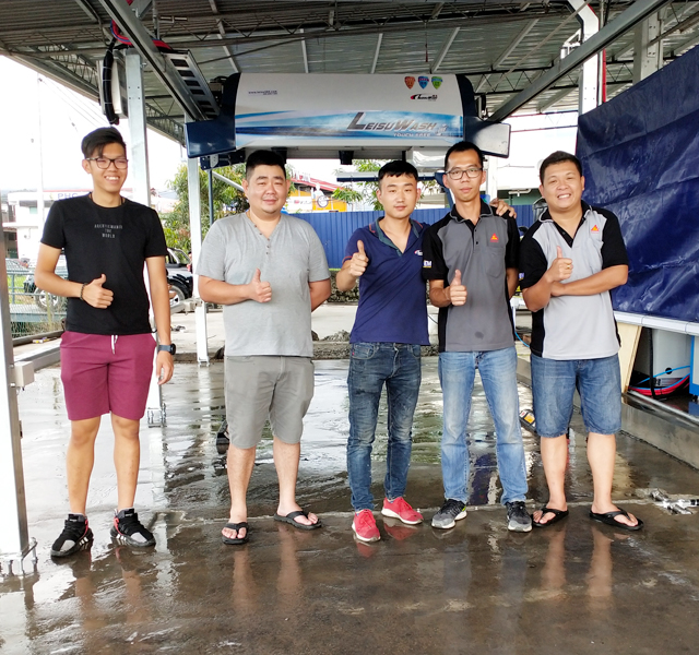 automatic car washer