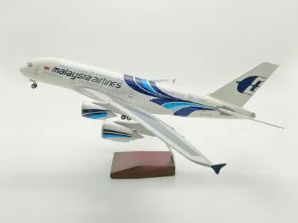Wholesale 46CM Illuminated Airbus A380 Malaysia Airlines Simulation Aircraft Model