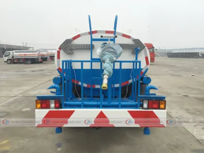 HOT Brand New ISUZU 4000litres water spraying truck