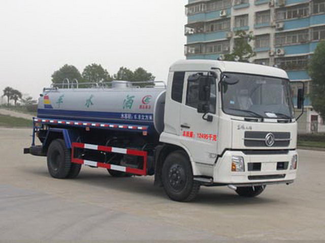 دونغفنغ تيانجين 8CBM شاحنة صهريج مياه