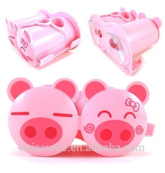 Suction function Pink pig family brush holder