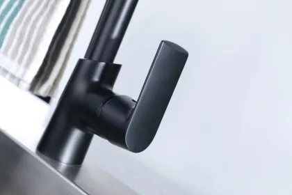 Brass construction Single Handle Kitchen Faucet