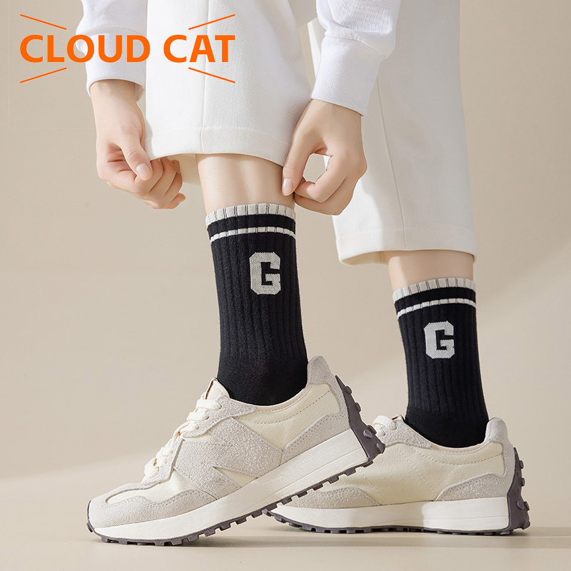 Sosete elegante de damă, toamnă iarnă, la jumătatea gambei