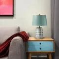 Elegante lámpara de mesa LED E27 con diseño de cerámica china