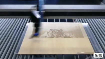 US II-VI Focus lens high speed  Co2  laser engraving  cutting machine  with rotary