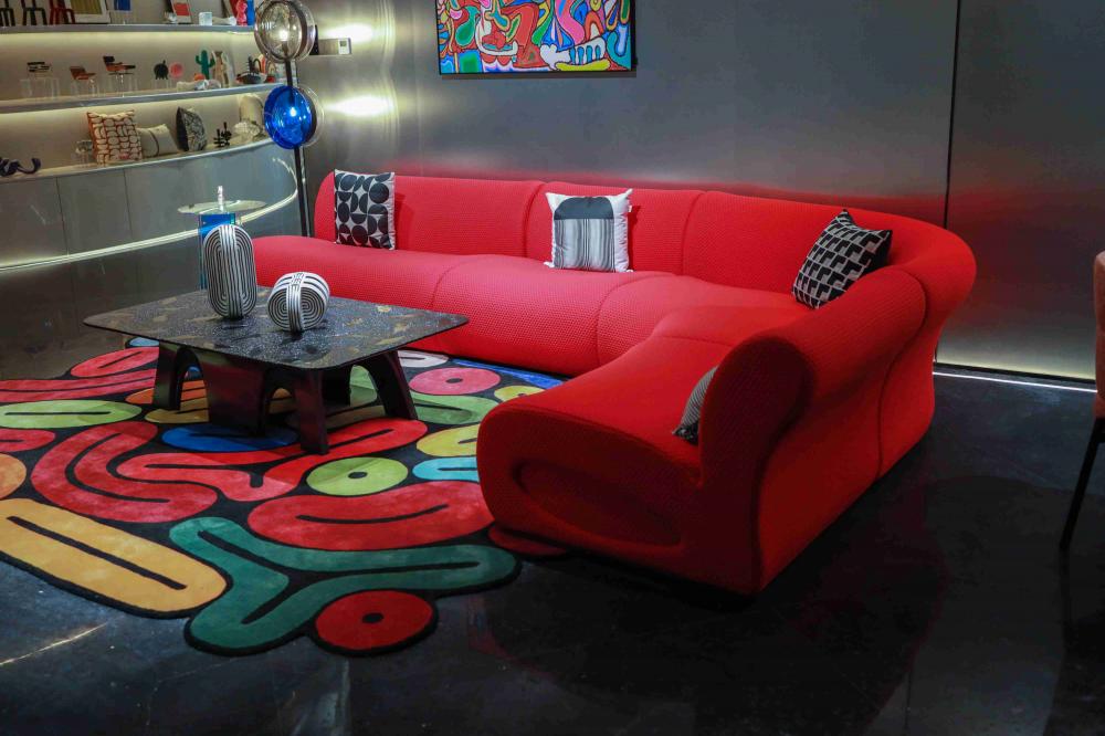 Vibrant Red Sectional Sofa with Modern Design