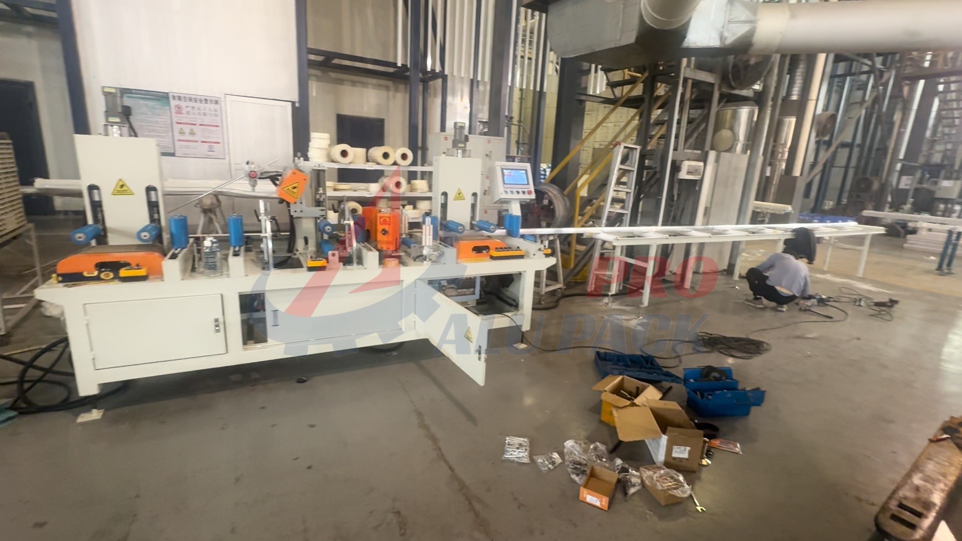 automatic film laminating machine for aluminum profile