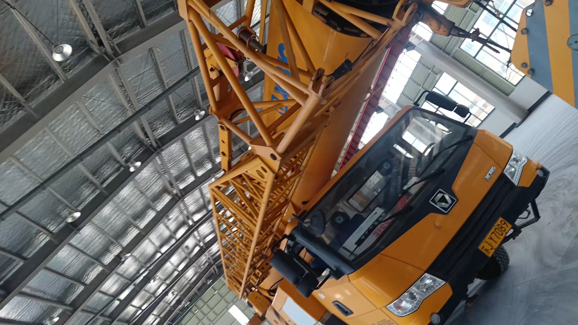 tractor crane for sale