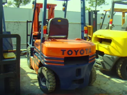 used Toyota 2.5T forklift