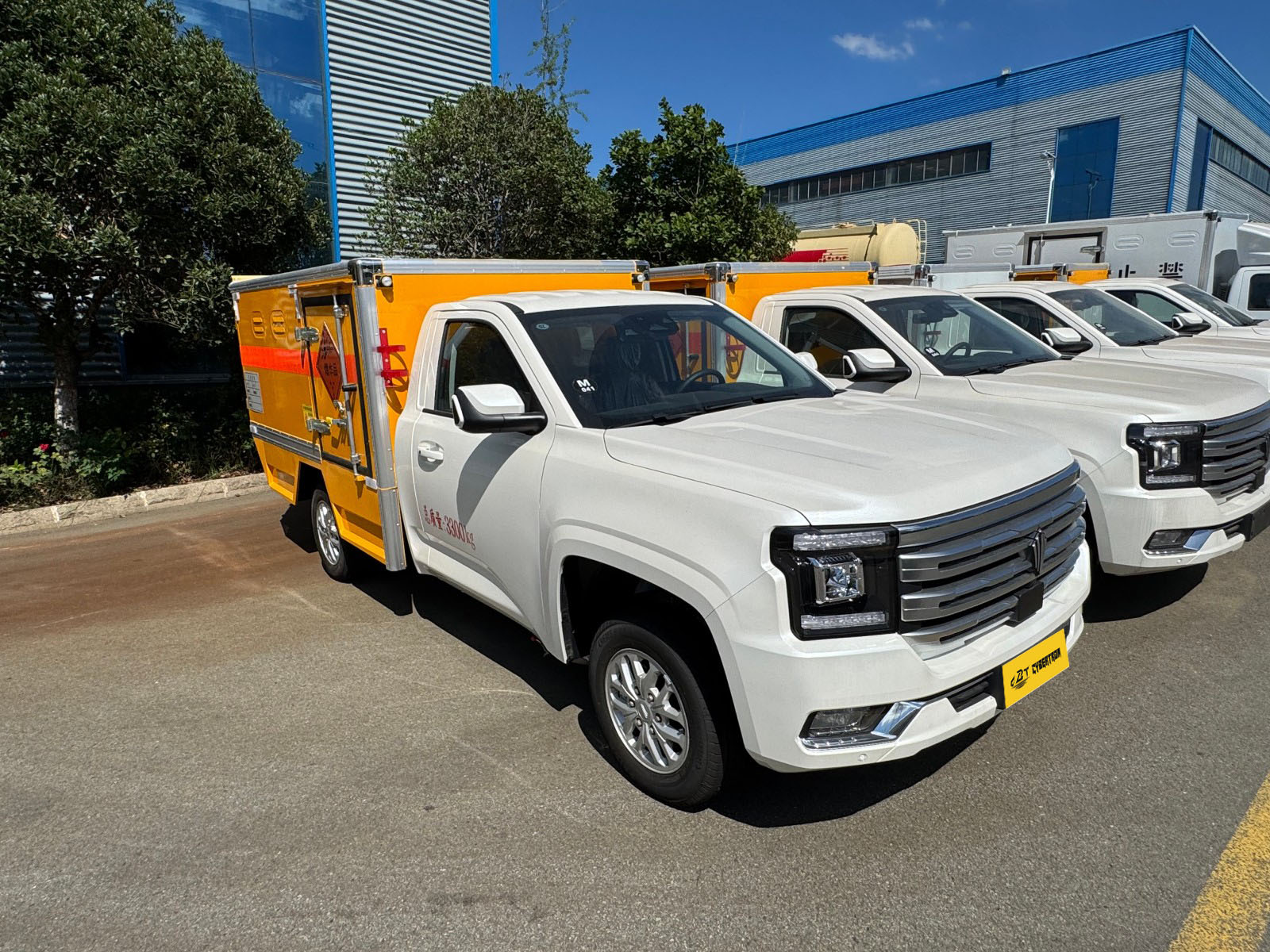 goods transport vehicle