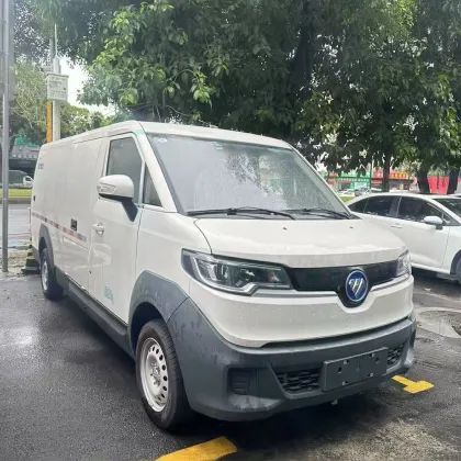 Foton smart blue e7 enclosed van