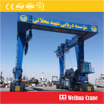 Bootafhandeling Tyred Crane