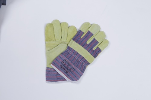 protective gloves  cowleather