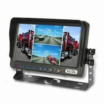 7-inch Built-in Quad Reversing Monitor with Reversing Image Delay Function