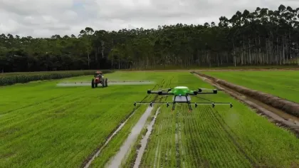 High Quality M6e Waterproof Farming Drone 10liter Agriculture Sprayer Uav Dronetta M6e Cotton/Mango Tree/ Hevea Brasiliensis Spraying Drone 10 Liters Capacity