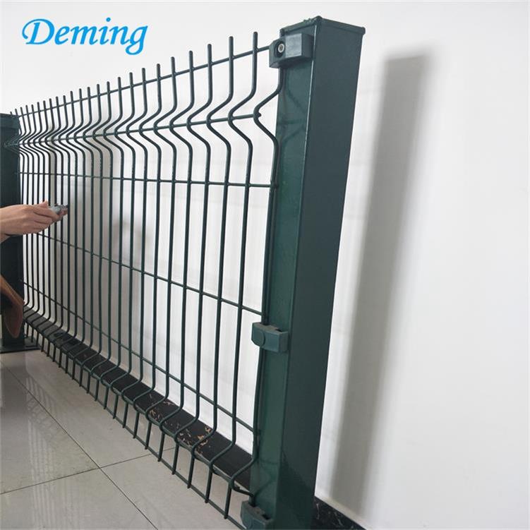 High Quality Hot Dip Galvanized Metal Fence