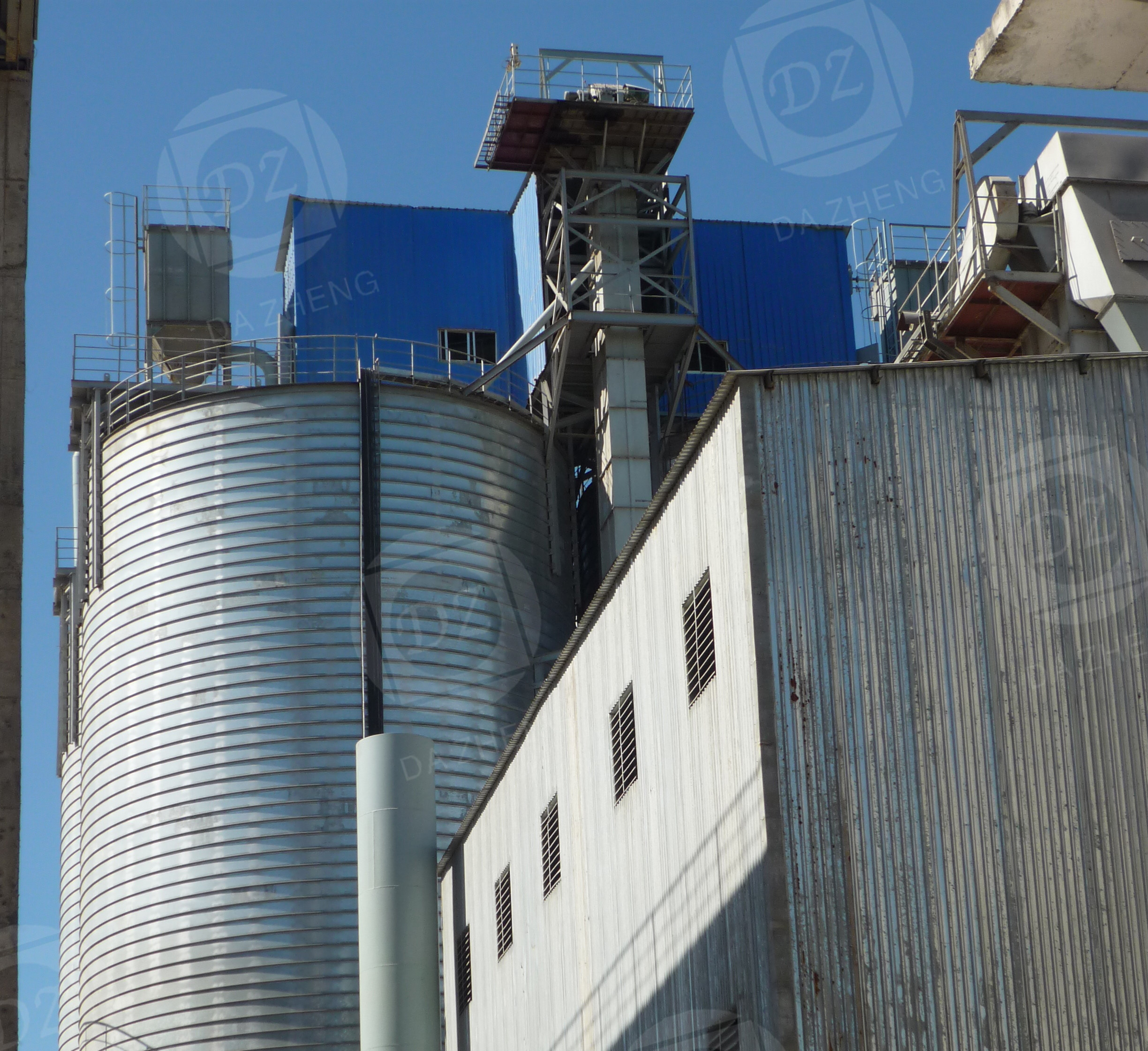 Steel plate silo for tobacco re-roasting