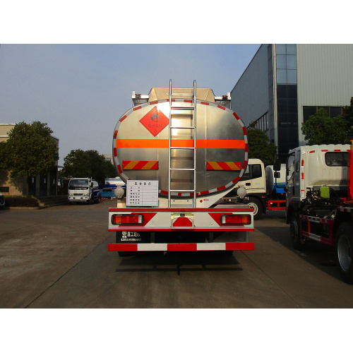 20000 -литровый грузовик с топливным баком с нефтяным баком.